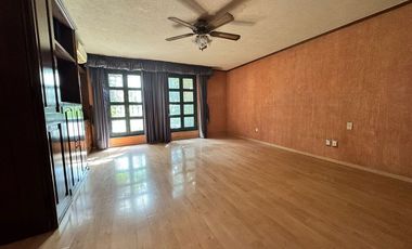 Residencia de Estilo Colonial Contemporáneo en Carretas, Querétaro | Amplia, con