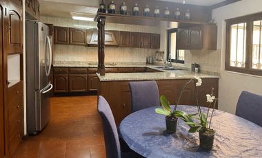 Residencia de Estilo Colonial Contemporáneo en Carretas, Querétaro | Amplia, con