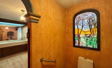 Residencia de Estilo Colonial Contemporáneo en Carretas, Querétaro | Amplia, con