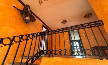 Residencia de Estilo Colonial Contemporáneo en Carretas, Querétaro | Amplia, con