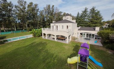 Se vende casa en La Cheltonia Venado Tuerto