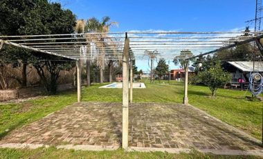 Casa Quinta 1.980mt2 con pileta y dos viviendas