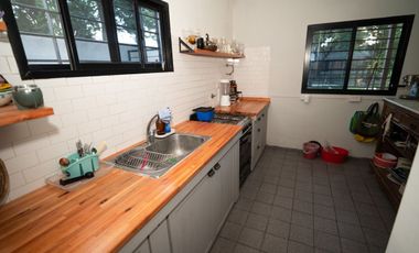 Casa Quinta 1.980mt2 con pileta y dos viviendas