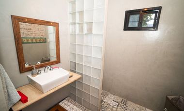 Casa Quinta 1.980mt2 con pileta y dos viviendas
