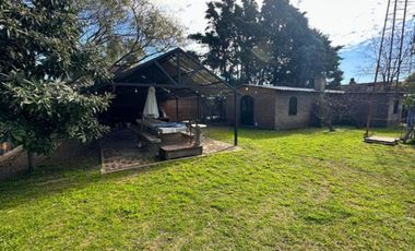 Casa Quinta 1.980mt2 con pileta y dos viviendas