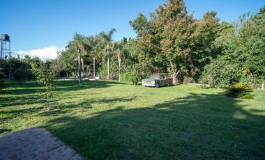 Casa Quinta 1.980mt2 con pileta y dos viviendas