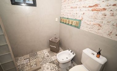 Casa Quinta 1.980mt2 con pileta y dos viviendas