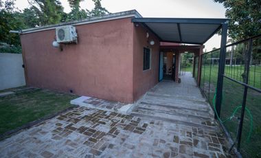 Casa Quinta 1.980mt2 con pileta y dos viviendas