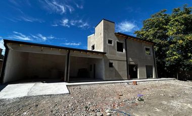 VENTA CASA EN POZO (3) DORMITORIOS PLOTTIER NQN