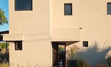 VENTA DE CASA EN BARRIO PRIVADO