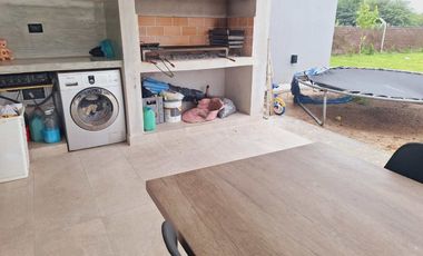 VENTA CASA 3 DORMITORIOS ZANJÓN