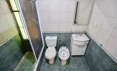 CASA EN VENTA SICARDI 2 DORMITORIOS CON PILETA