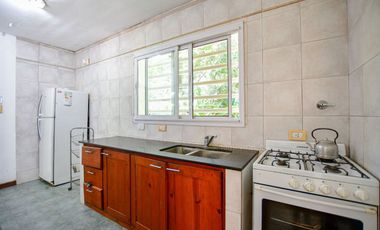 CASA EN VENTA SICARDI 2 DORMITORIOS CON PILETA