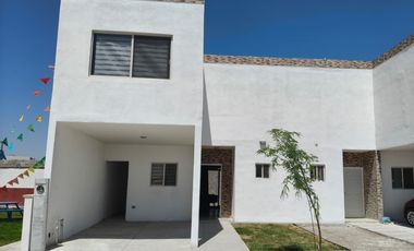 CASA EN VENTA EN CERRADA CADIZ, TORREON COAH.