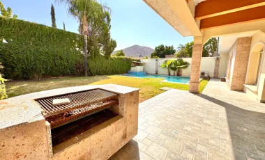 Exclusiva Residencia con alberca enVENTA  – Las Rosas, Gómez Palacio, Dgo