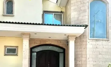 Exclusiva Residencia con alberca enVENTA  – Las Rosas, Gómez Palacio, Dgo