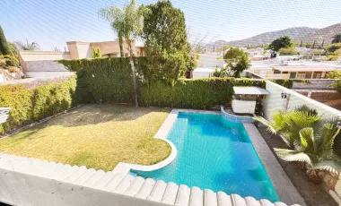 Exclusiva Residencia con alberca enVENTA  – Las Rosas, Gómez Palacio, Dgo