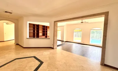 Exclusiva Residencia con alberca enVENTA  – Las Rosas, Gómez Palacio, Dgo