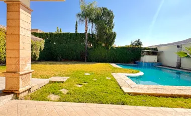 Exclusiva Residencia con alberca enVENTA  – Las Rosas, Gómez Palacio, Dgo