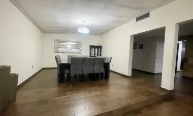 Casa en Venta de un piso, con Patio y Piscina en Lerdo Centro, Durango