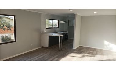 Excelente casa interior en arriendo