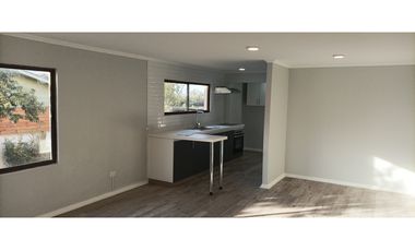 Excelente casa interior en arriendo