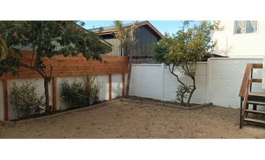 Excelente casa interior en arriendo