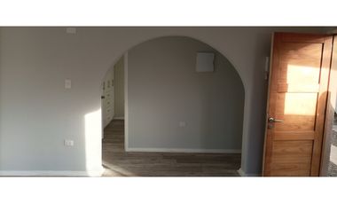 Excelente casa interior en arriendo