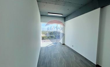 Oficina en Arriendo Chicureo