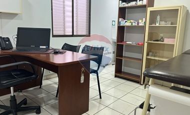 Centro Médico Funcionando en  San Miguel