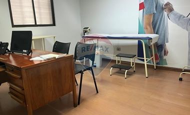 Centro Médico Funcionando en  San Miguel