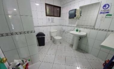 Centro Médico Funcionando en  San Miguel