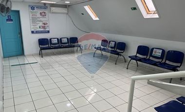 Centro Médico Funcionando en  San Miguel