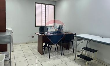 Centro Médico Funcionando en  San Miguel