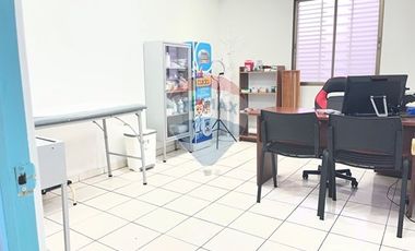 Centro Médico Funcionando en  San Miguel