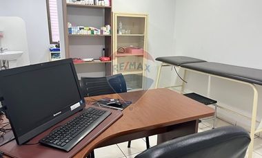 Centro Médico Funcionando en  San Miguel