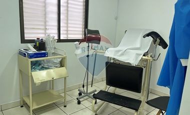 Centro Médico Funcionando en  San Miguel