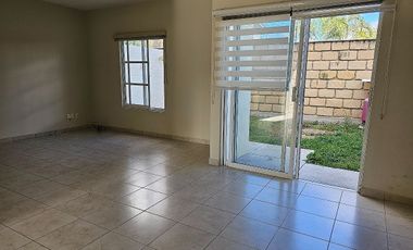 Casa en renta en santa fe juriquilla 3 Rec y estudio en Pb cerrado