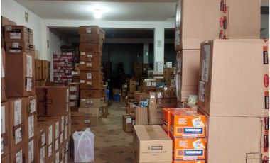 SE VENDE INMUEBLE CON LOCAL COMERCIAL Y DEPARTAMENTO EN TARAPOTO