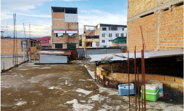 SE VENDE INMUEBLE CON LOCAL COMERCIAL Y DEPARTAMENTO EN TARAPOTO