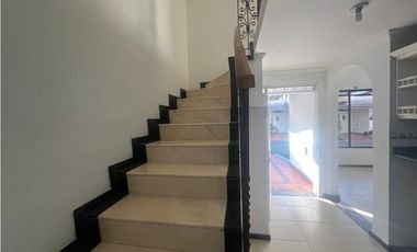 SE ARRIENDA CASA DENTRO DE CONDOMINIO AL NORTE DE ARMENIA