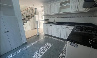 SE ARRIENDA CASA DENTRO DE CONDOMINIO AL NORTE DE ARMENIA