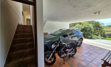 VENTA DE CASA CAMPESTRE EN ALTOS DEL ESCOBERO ENVIGADO