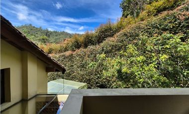 VENTA DE CASA CAMPESTRE EN ALTOS DEL ESCOBERO ENVIGADO
