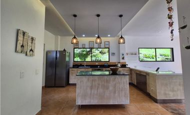 VENTA DE CASA CAMPESTRE EN ALTOS DEL ESCOBERO ENVIGADO