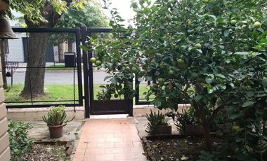 Casa  en Alquiler Ramos Mejia / La Matanza (B111 494)