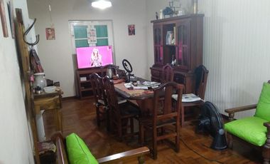 Casa  en Alquiler Ramos Mejia / La Matanza (B111 494)