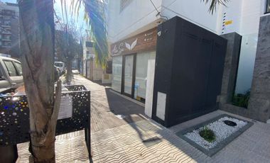 Local a la calle en Venta Ramos Mejia / La Matanza (B111 528)