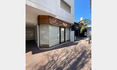 Local a la calle en Venta Ramos Mejia / La Matanza (B111 528)