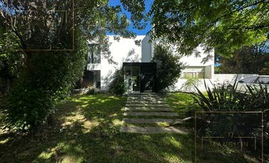 Venta Casa 4 AMB. 946 M2 Barrio Santa Catalina Villanueva Tigre